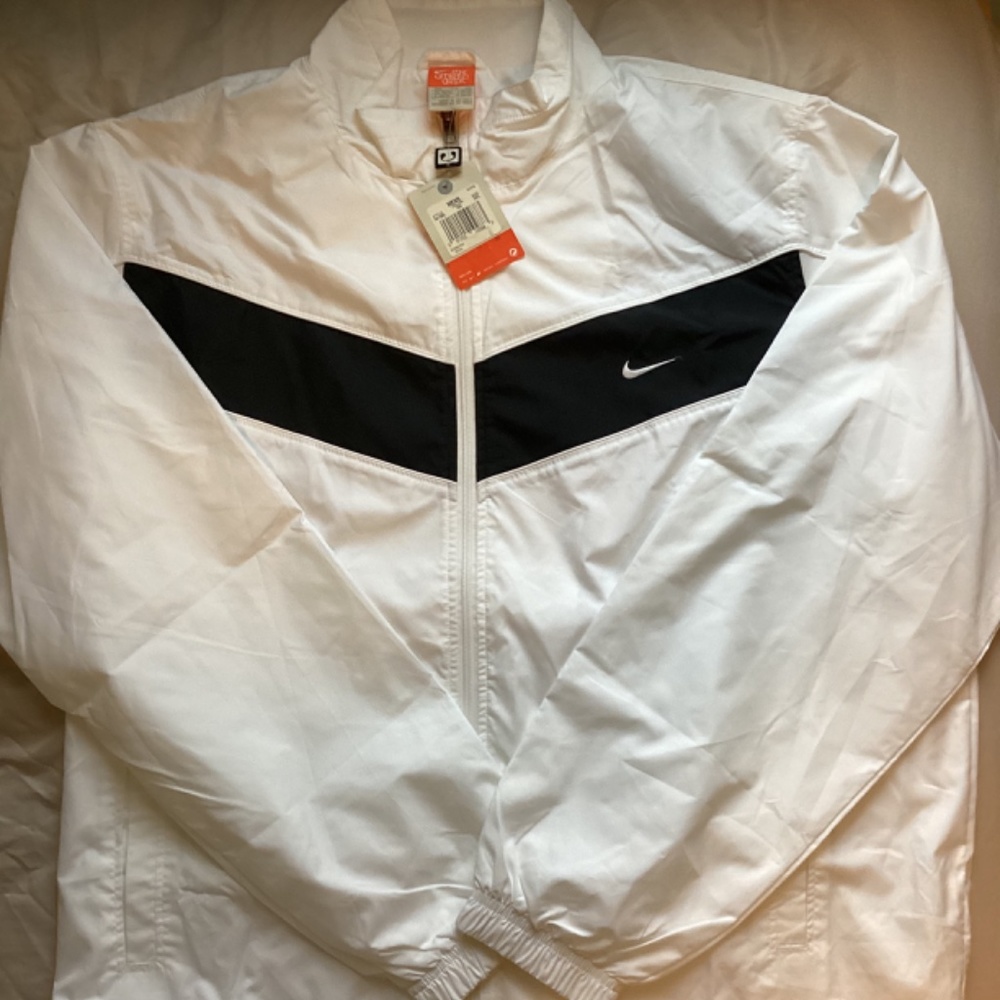 Nike light jacket - Picture 2 of 3